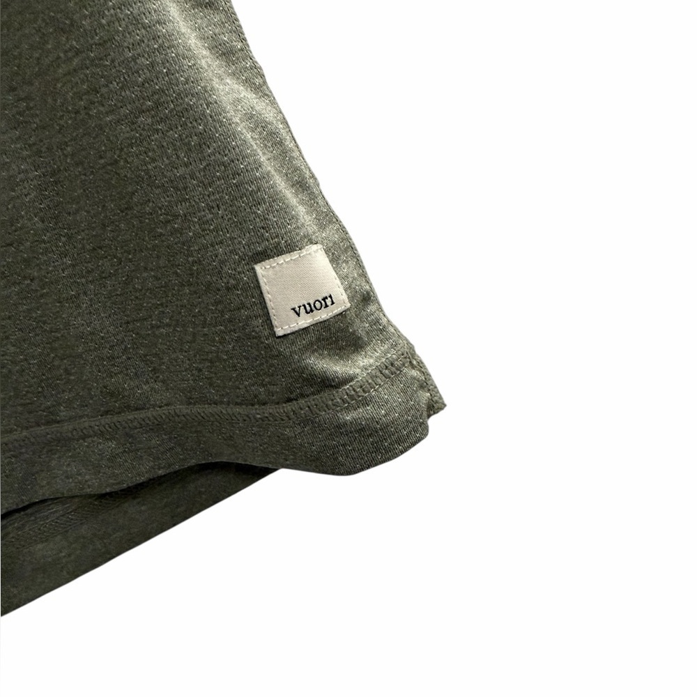 VUORI Tradewind Performance Tee Army Heather Size Small - Picture 2 of 5